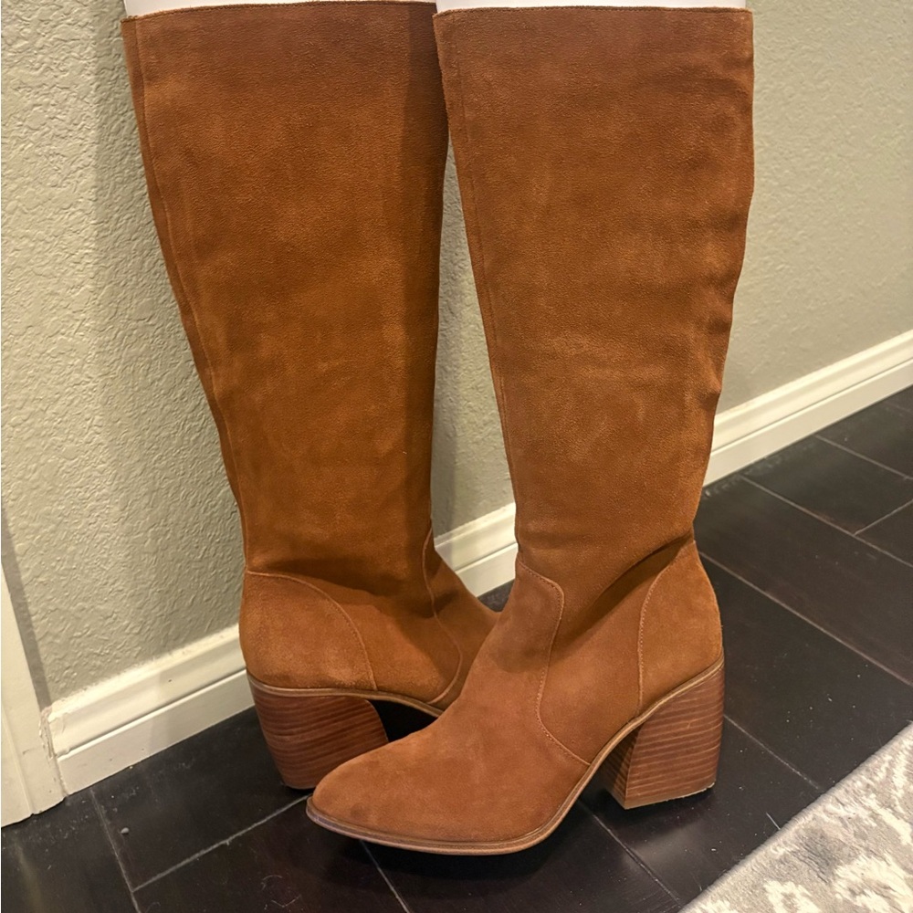 Steve Madden “ Yancy” Tan knee high, Heeled Boots - Picture 3 of 9